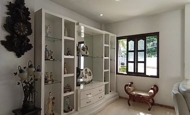 casa en venta en villa de la floresta. Cod V31358