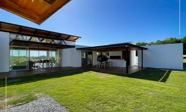 Casa VENTA Pueblo Mio Punta del Este Manantiales 4 dormitorios y serv.