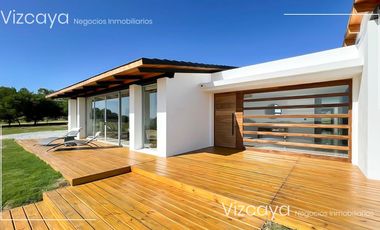 Casa VENTA Pueblo Mio Punta del Este Manantiales 4 dormitorios y serv.