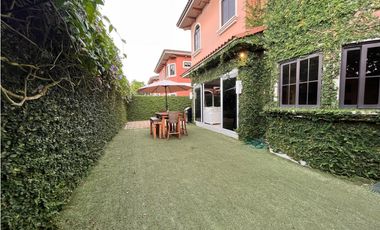 Venta de casa en Costa Sur, Ph Doral