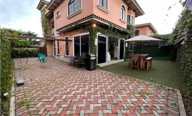 Venta de casa en Costa Sur, Ph Doral