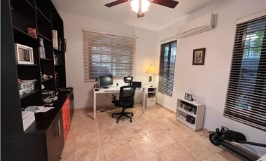 Venta de casa en Costa Sur, Ph Doral