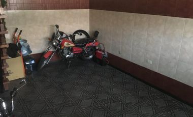 Chalet 2 Plantas de 6 Amb c/ Cochera y Fondo Libre ** Ideal 2 Familias **