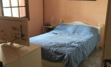 Chalet 2 Plantas de 6 Amb c/ Cochera y Fondo Libre ** Ideal 2 Familias **