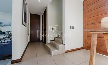EN VENTA CON 5.000 m2 DE PARQUE CON JUEGOS (C.PEDREGALES)