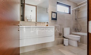 EN VENTA CON 5.000 m2 DE PARQUE CON JUEGOS (C.PEDREGALES)