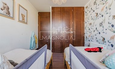 EN VENTA CON 5.000 m2 DE PARQUE CON JUEGOS (C.PEDREGALES)