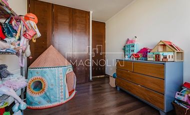 EN VENTA CON 5.000 m2 DE PARQUE CON JUEGOS (C.PEDREGALES)