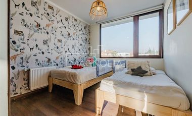 EN VENTA CON 5.000 m2 DE PARQUE CON JUEGOS (C.PEDREGALES)