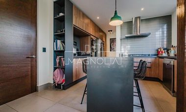 EN VENTA CON 5.000 m2 DE PARQUE CON JUEGOS (C.PEDREGALES)