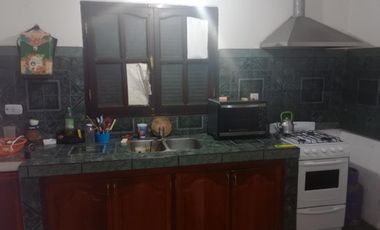 Alquiler Casa 2 dormitorios cochera z/Escuela Parque Republica $125.873 finales.