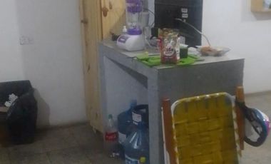 Alquiler Casa 2 dormitorios cochera z/Escuela Parque Republica $125.873 finales.
