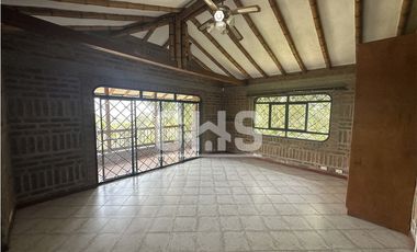 SE ALQUILA O SE VENDE CASA CAMPESTRE EN CONDOMINIO CASTILLA LA NUEVA