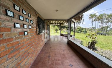 SE ALQUILA O SE VENDE CASA CAMPESTRE EN CONDOMINIO CASTILLA LA NUEVA
