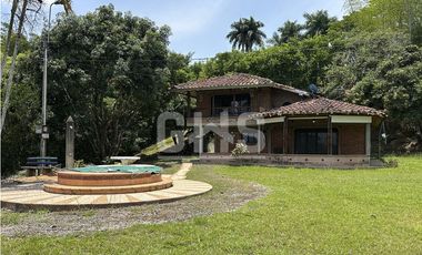 SE ALQUILA O SE VENDE CASA CAMPESTRE EN CONDOMINIO CASTILLA LA NUEVA