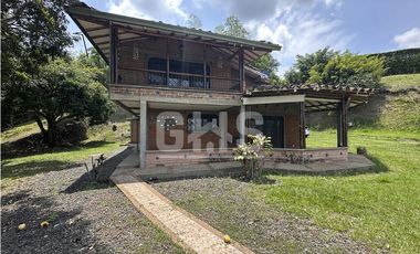 SE ALQUILA O SE VENDE CASA CAMPESTRE EN CONDOMINIO CASTILLA LA NUEVA