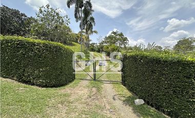 SE ALQUILA O SE VENDE CASA CAMPESTRE EN CONDOMINIO CASTILLA LA NUEVA