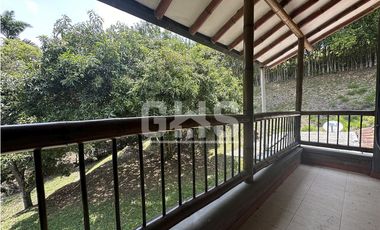 SE ALQUILA O SE VENDE CASA CAMPESTRE EN CONDOMINIO CASTILLA LA NUEVA