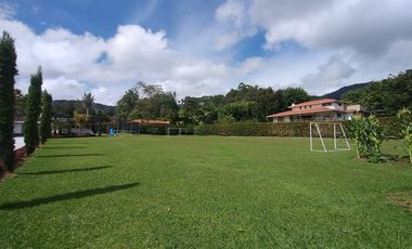 finca en arriendo en la ceja. Cod A64314