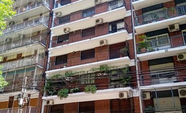 Alquiler Amoblado Frente 4 Ambientes con Balcón en Recoleta
