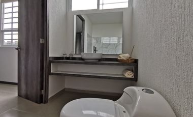 DEPARTAMENTO EN RENTA ATRAS DE VW con 3 recamaras 2 baños sala tv 2 autos