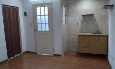 Depto T/ Casa Interno 2 Amb en 2 Ptas c/ Patio y Lavadero