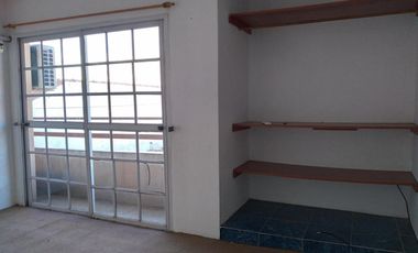 Depto T/ Casa Interno 2 Amb en 2 Ptas c/ Patio y Lavadero