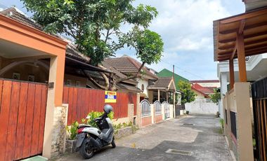Rumah Strategis di Jambon dekat Jalan Magelang
