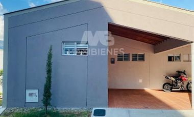 casa en venta en girardota. Cod V55640