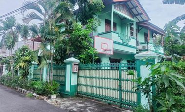 Rumah 9 Kamar Tidur Hadap Utara 9 Menit ke Lippo Mall Puri J-46206