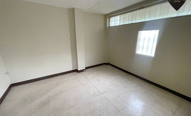 Casa de venta en Los Esteros – código:18906