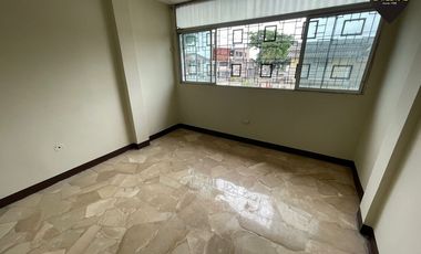 Casa de venta en Los Esteros – código:18906