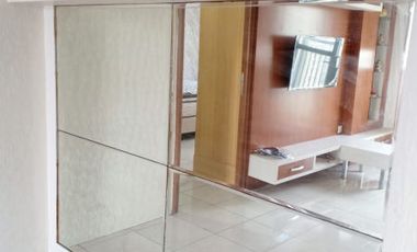 Disewa Apartemen Letak Strategis 3 BR Furnish