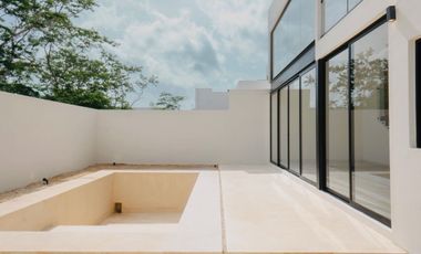 Casa de 3 recámaras en privada con amenidades. TAMORA, Conkal Yucatán