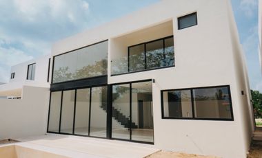 Casa de 3 recámaras en privada con amenidades. TAMORA, Conkal Yucatán