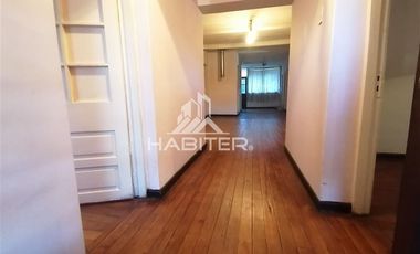 Local Comercial en Venta en Al lado de café Francés