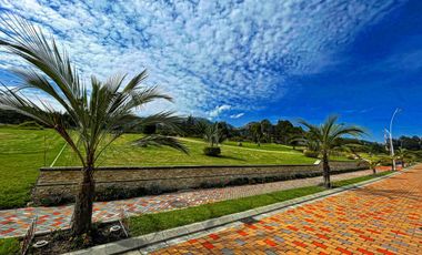 Venta de terreno 1072m2  en urbanización, sector Tumbaco