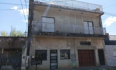 Casa para 2 Familias en venta en Isidro Casanova