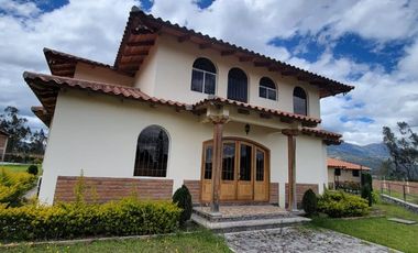 House for sale: Se Vende Condominio en Cotacachi