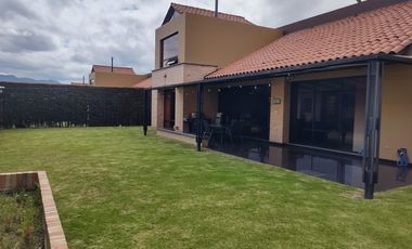 VENTA CASA CHIA KALAMARY (MG)