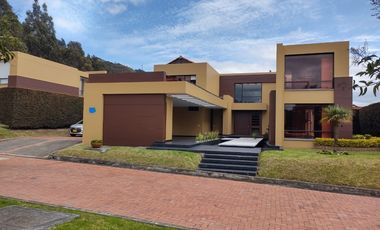 VENTA CASA CHIA KALAMARY (MG)