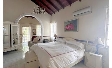 Oportunidad! Se Vende Hermosa Casa en La Alameda