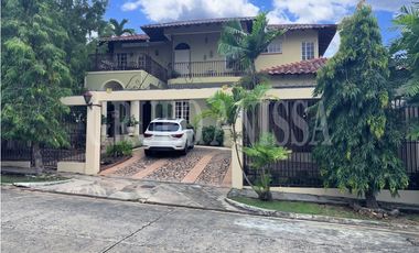 Oportunidad! Se Vende Hermosa Casa en La Alameda