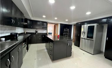 Venta de Casa Lujosa en El Poblado