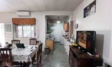 Departamento Tipo Casa en venta en Lanus Oeste