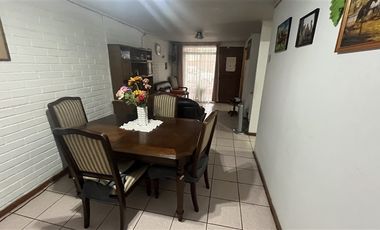 Casa en venta de 2 dorm. en La Florida