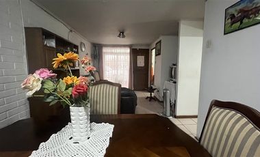 Casa en venta de 2 dorm. en La Florida