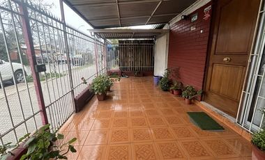 Casa en venta de 2 dorm. en La Florida