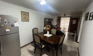 Casa en venta de 2 dorm. en La Florida