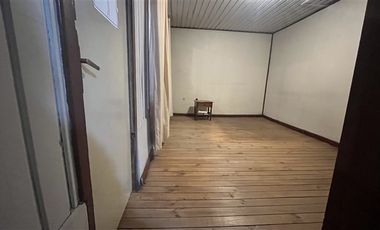 Casa en venta de 2 dorm. en La Florida